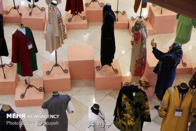 نقش تعیین كننده طراحان مد در ترویج پوشش اسلامی، حمایت ضروری می باشد